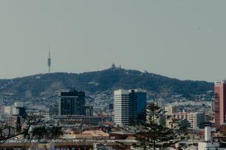 სრულყოფილი გზამკვლევი ბარსელონასთვის: ადგილები, ხარჯები, კვება