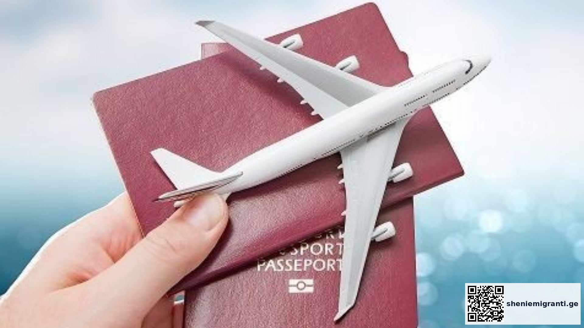 ქართველი ემიგრანტი ივსებს სამგზავრო დოკუმენტებს ვიზის მისაღებად საკონსულოში